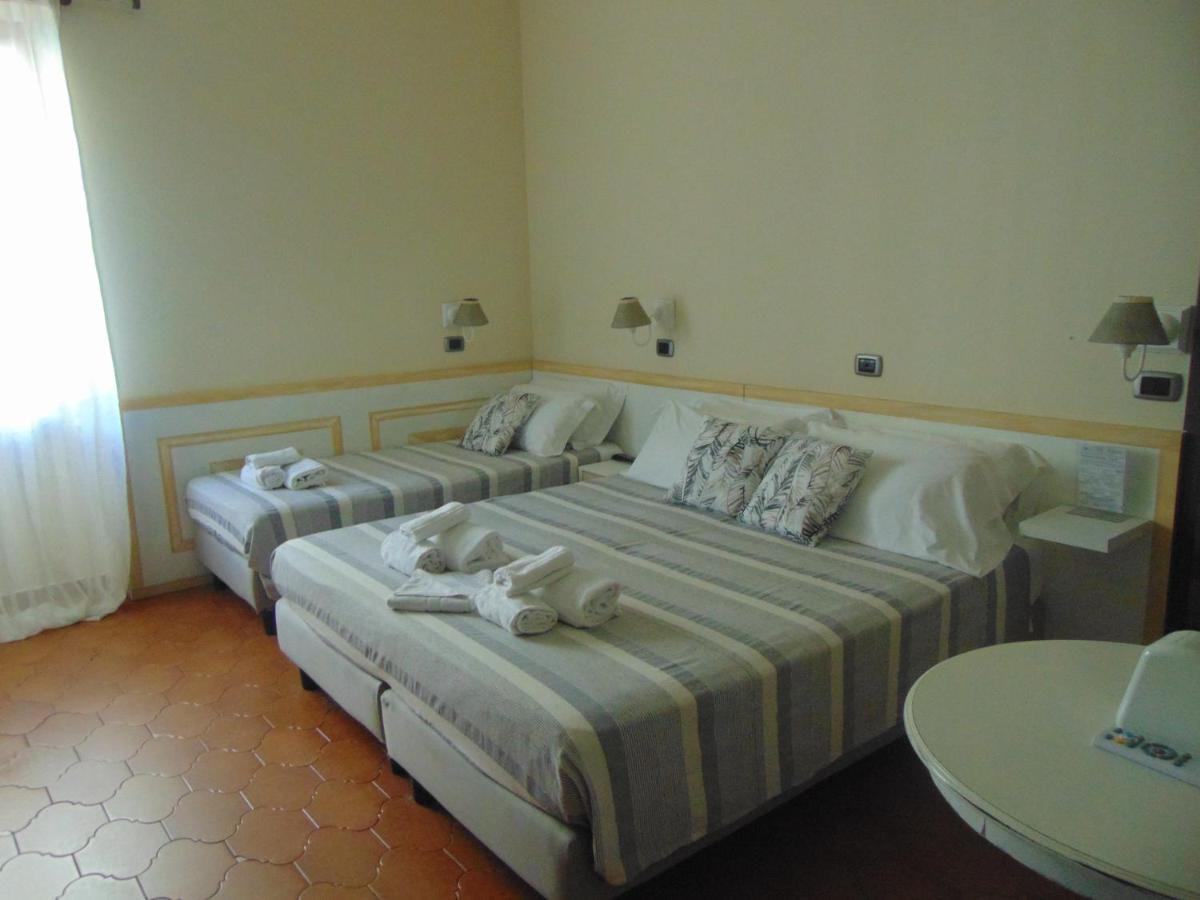 Hotel L'Antico Borgo Elena Noli Extérieur photo